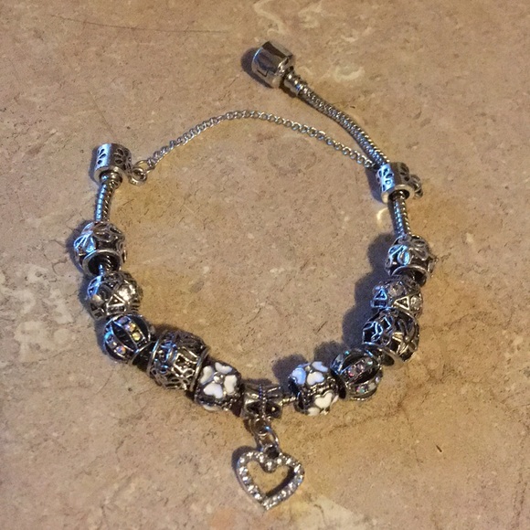 MINA BLOOM Jewelry - NEW! BLACK & SILVER ADJUSTABLE CHARM BRACELET